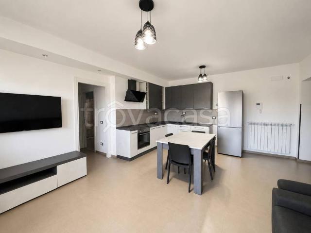 Appartamento in vendita a Quartiere San Valentino, Cisterna Di Latina