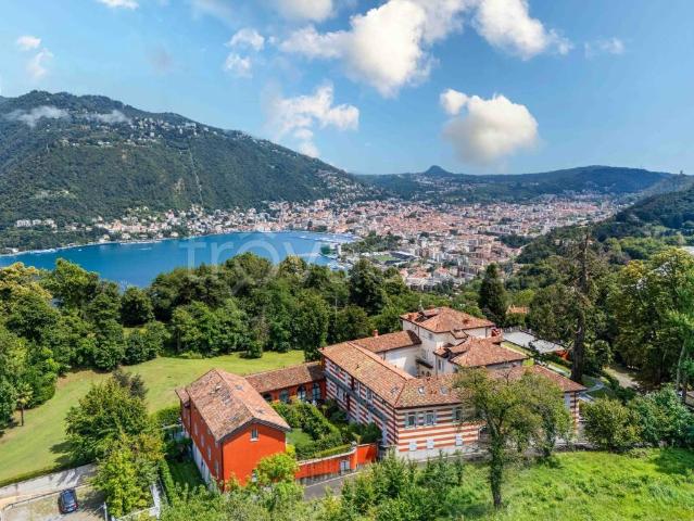 Appartamento in vendita a Como, Lombardia