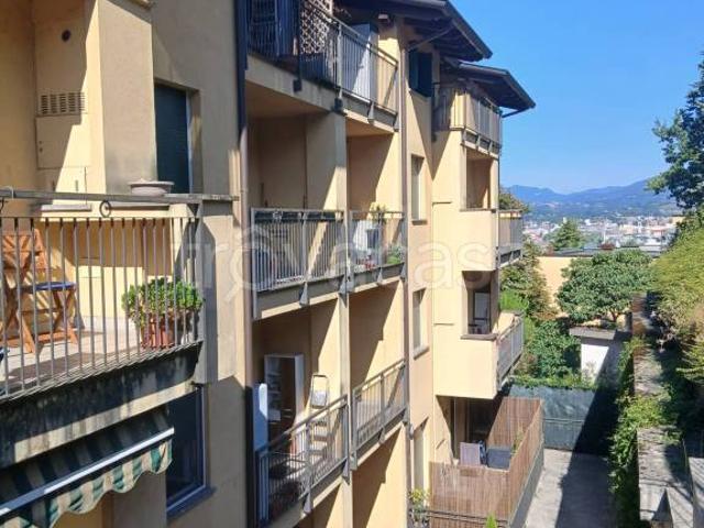 Appartamento in vendita a Sagnino, Como