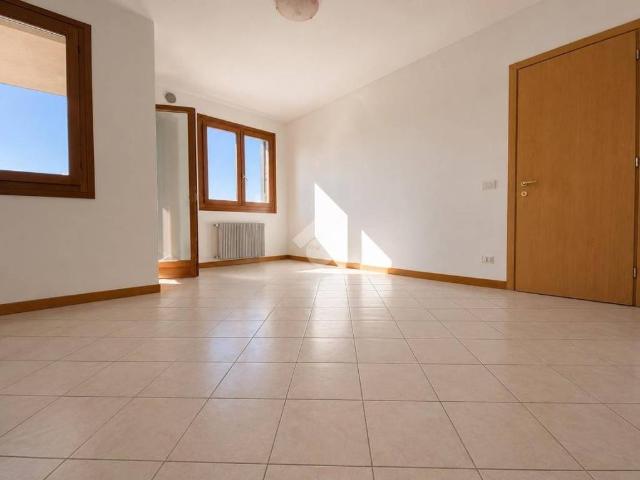 Appartamento in vendita a Cornuda, Veneto