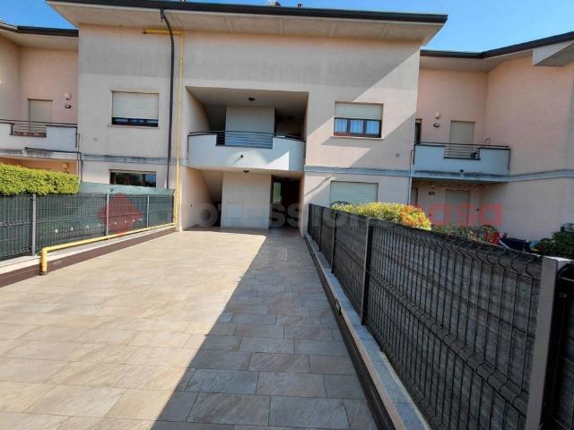 Appartamento in vendita a Dairago, Lombardia