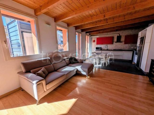 Appartamento in vendita a Centro, Gallarate