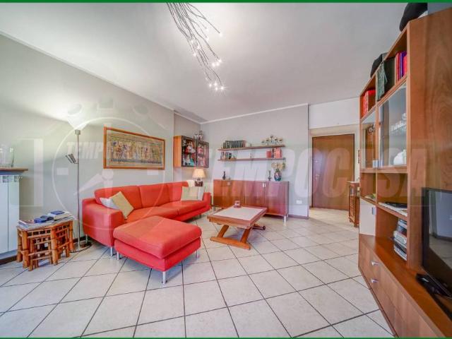 Appartamento in vendita a Azalee, Gallarate