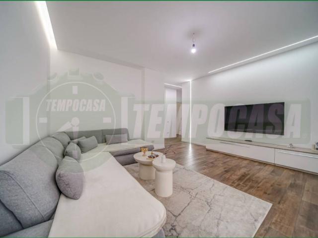 Appartamento in vendita a Gallarate, Lombardia