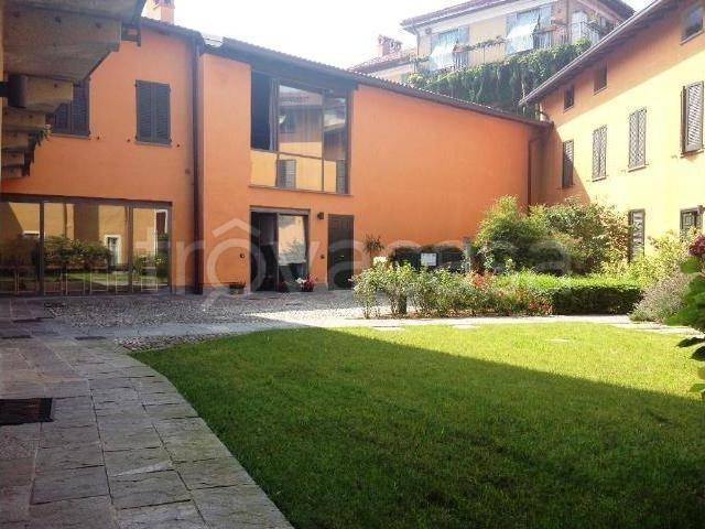 Appartamento in vendita a Imbersago, Lombardia