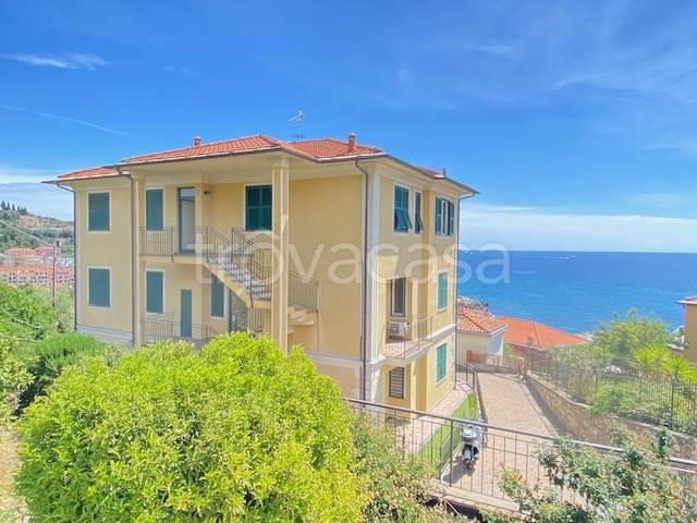 Appartamento in vendita a Imperia, Liguria
