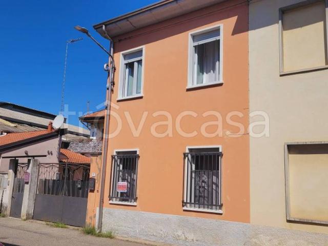 Appartamento in vendita a Magnago, Lombardia