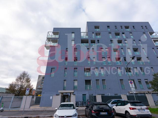 Appartamento in vendita a Municipio 6, Milano