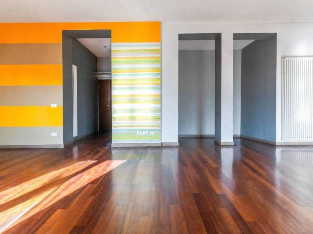 Appartamento in vendita a Municipio 9, Milano