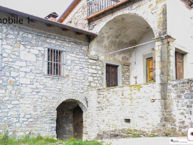 Palazzo in vendita a Unione Comuni Garfagnana, Minucciano