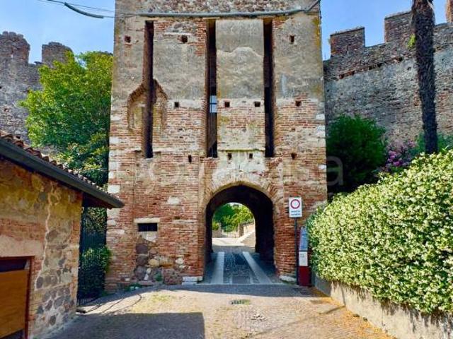 Appartamento in vendita a Monzambano, Lombardia