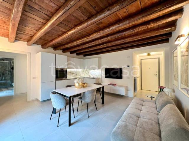 Appartamento in vendita a Piazzo, Nembro