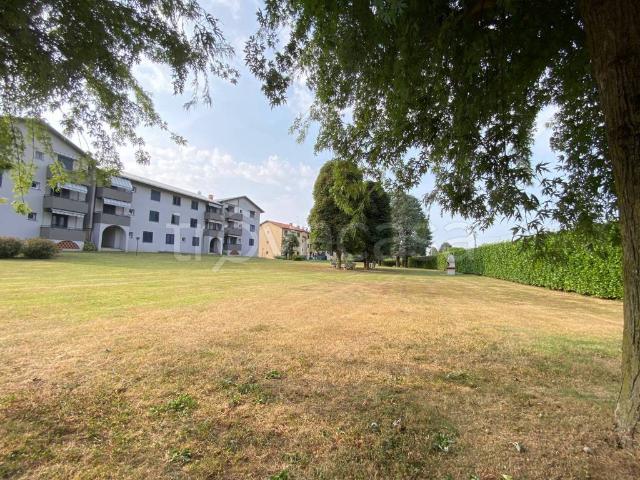 Appartamento in vendita a Guanzate, Lombardia