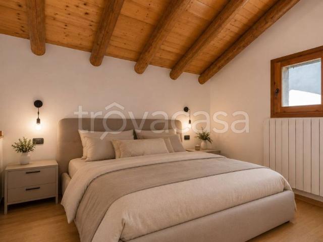 Appartamento in vendita a Oneta, Lombardia