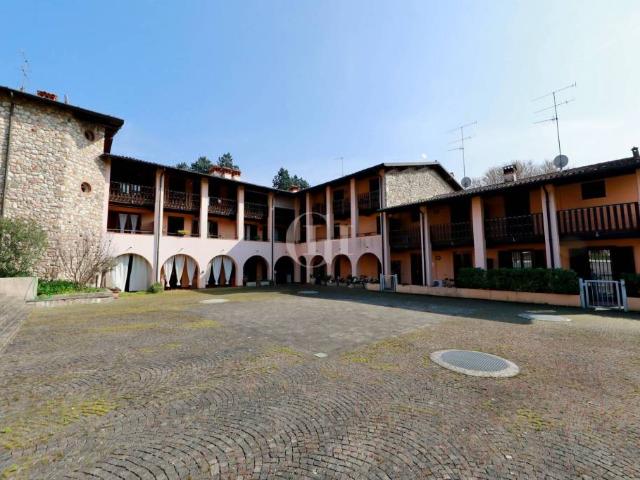 Appartamento in vendita a Padenghe Sul Garda, Lombardia