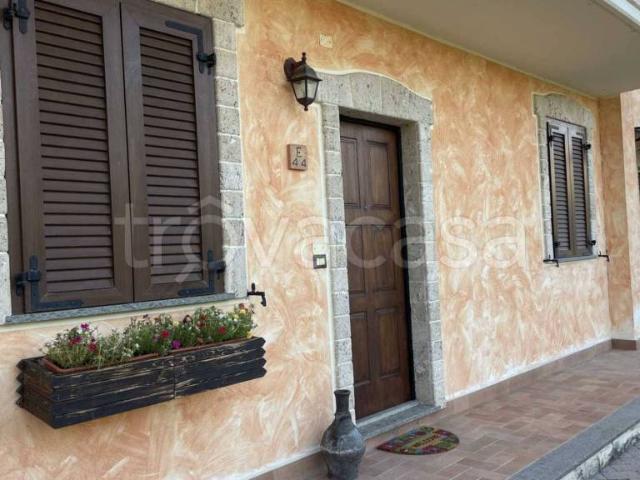 Appartamento in vendita a Cerqueto, Passignano Sul Trasimeno