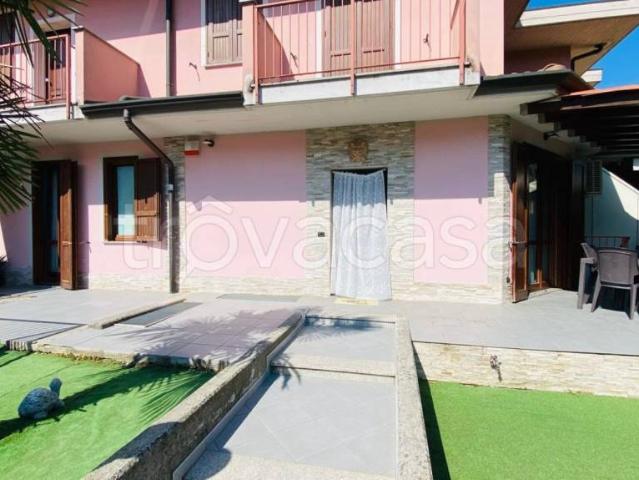 Appartamento in vendita a Pontoglio, Lombardia