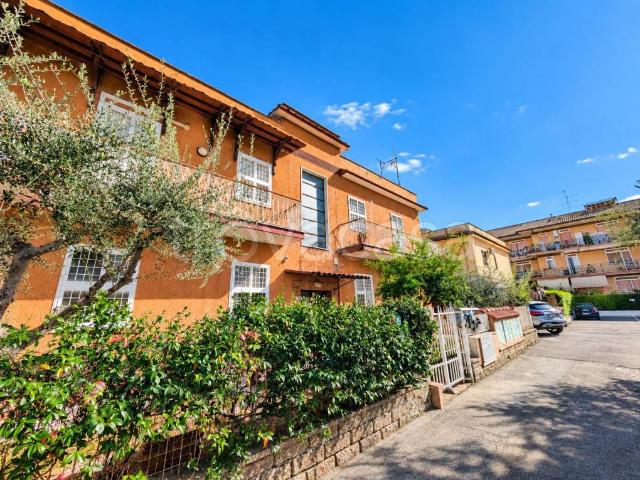 Appartamento in vendita a Morena, Roma