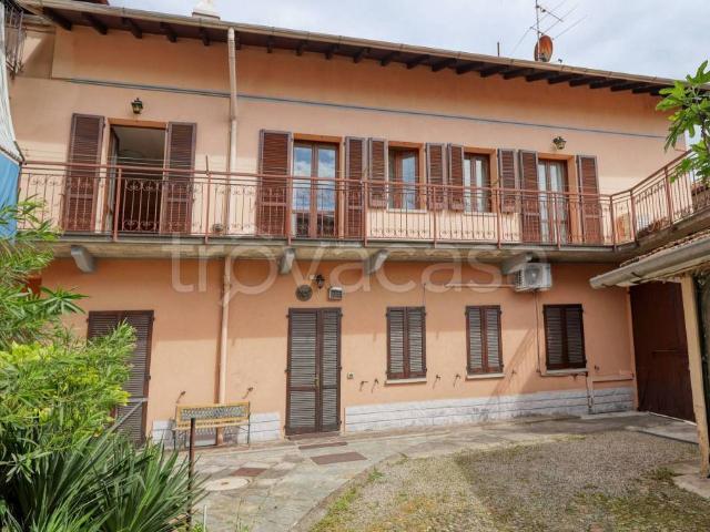 Appartamento in vendita a Samarate, Lombardia