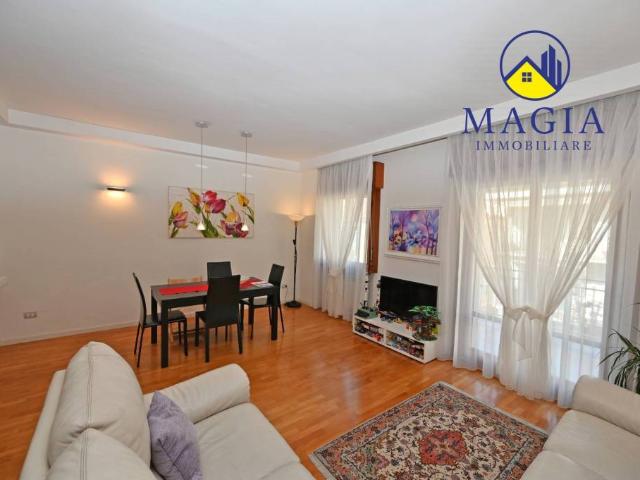 Appartamento in vendita a Albula centro, Marche