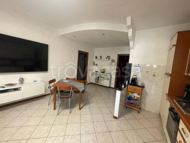 Appartamento in vendita a San Rocco Al Porto, Lombardia