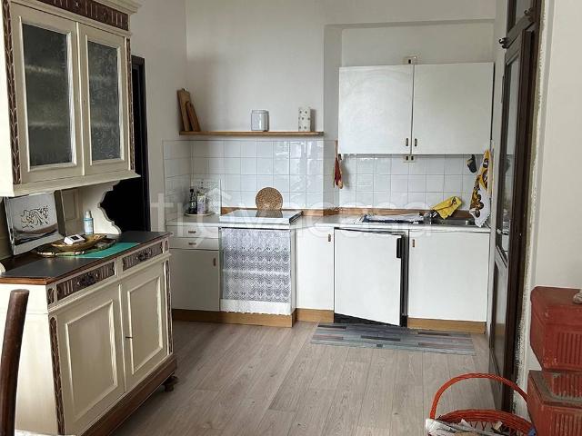 Appartamento in vendita a Tizzano Val Parma, Reggio Emilia