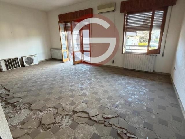 Appartamento in vendita a Calabria, Reggio Calabria