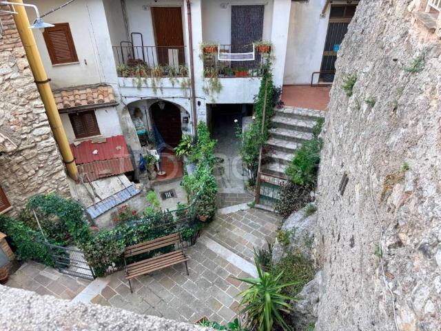 Appartamento in vendita a Terni, Umbria