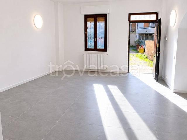 Appartamento in vendita a Turate, Lombardia