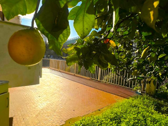 Appartamento in vendita a Castagnabuona, Varazze