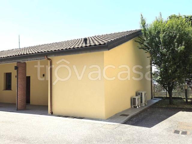 Appartamento in vendita a Vernate, Lombardia