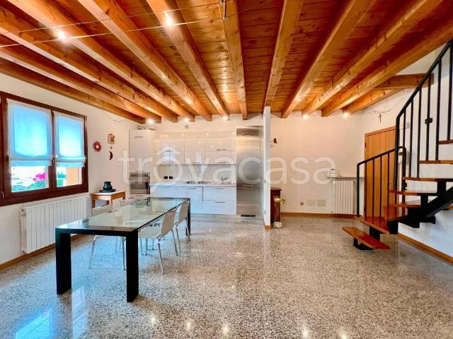 Appartamento in vendita a Nord-Est, Brenzone