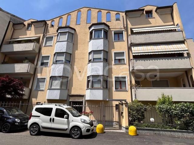 Appartamento in vendita a Voghera, Lombardia