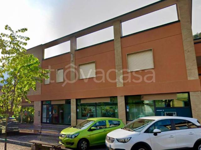 Appartamento in vendita a Comunità Montana della Valle Brembana, Zogno