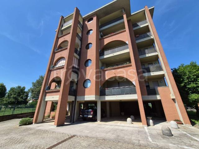 Appartamento in vendita a Abbiategrasso, Lombardia