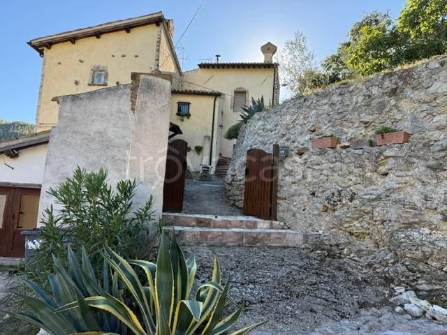 Appartamento in vendita a Belvedere, Spoleto
