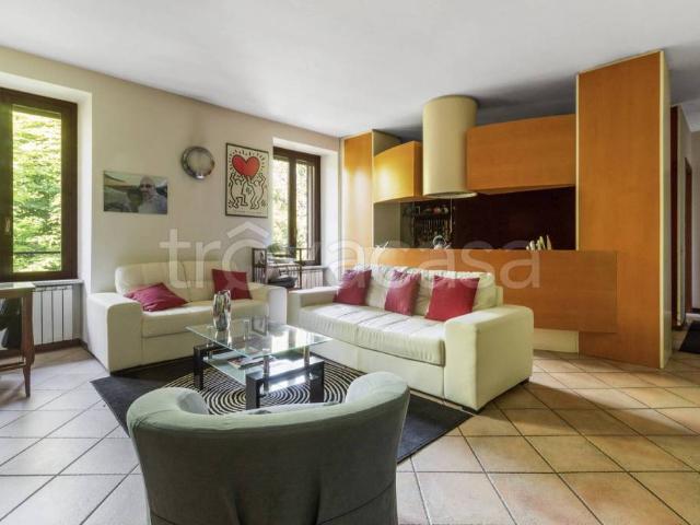 Appartamento in vendita a Anzano del Parco, Como