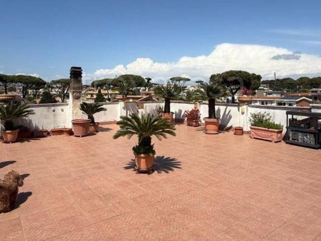 Appartamento in vendita a Lido di Marechiaro, Roma Capitale