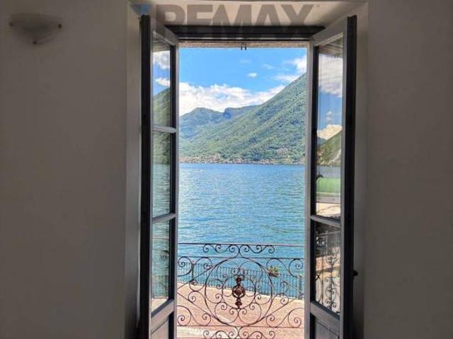 Appartamento in vendita a Argegno, Lombardia