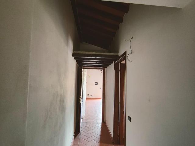 Appartamento in vendita a Collesalvetti, Toscana