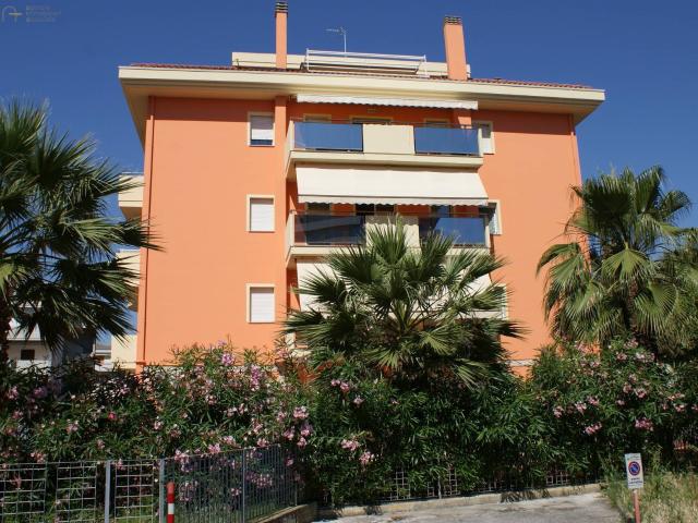 Appartamento in vendita a Mare, Marche