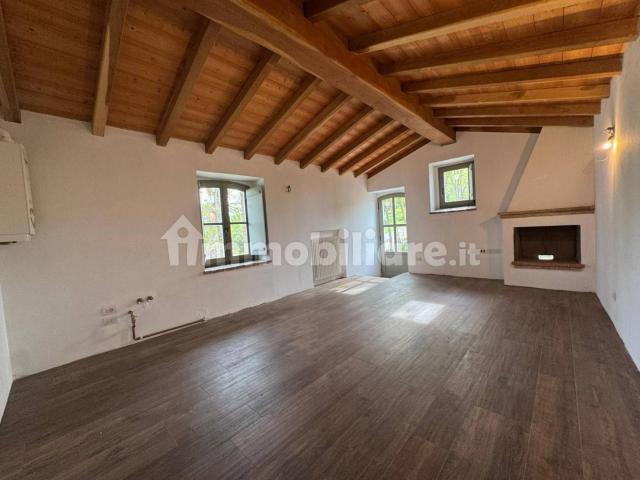 Appartamento in affitto a Cortina, Alseno