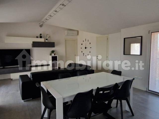 Appartamento in affitto a Ovest, Brenzone
