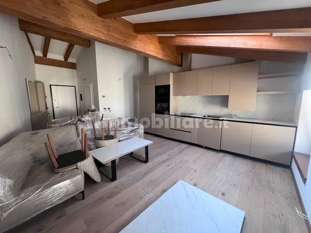 Appartamento in affitto a Comunità della Vallagarina, Borgo Sacco