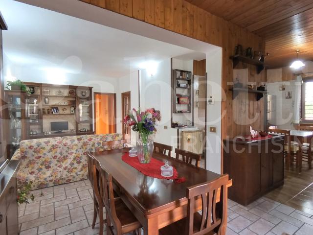 Villa Indipendente in vendita a Nuova Florida, Roma Capitale