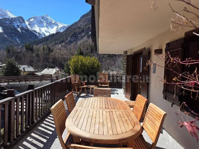 Appartamento in affitto a Courmayeur, Aosta
