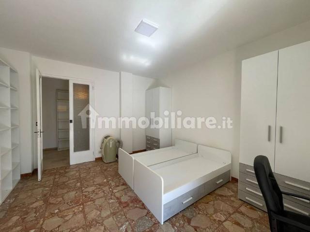 Appartamento in affitto a Centro storico, Modena