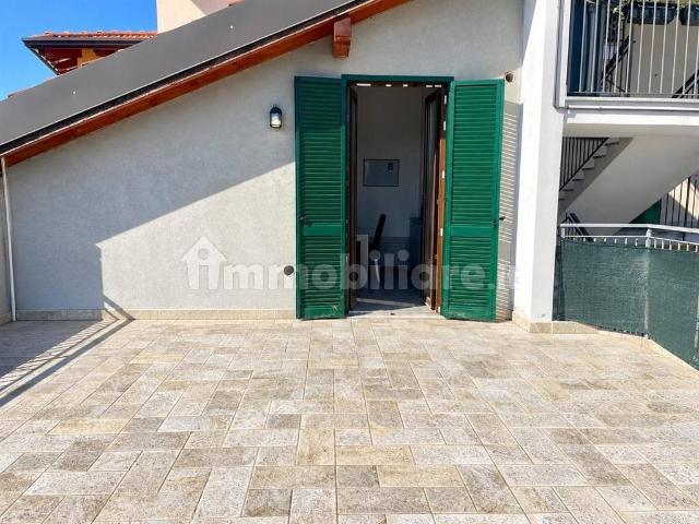 Appartamento in affitto a Palani, Caronno Varesino