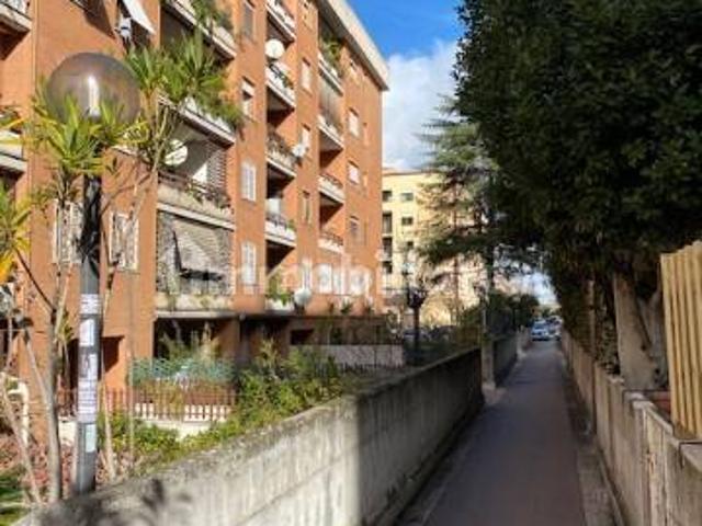 Appartamento in affitto a Municipio Roma IX, Roma Capitale