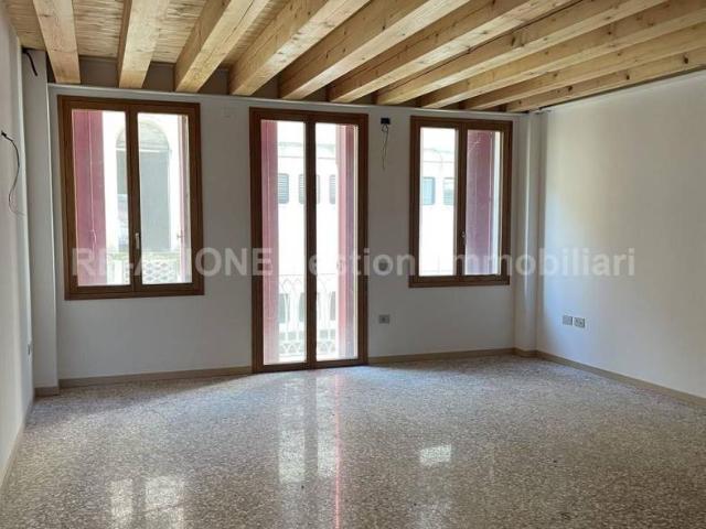 Appartamento in affitto a Centro, Thiene